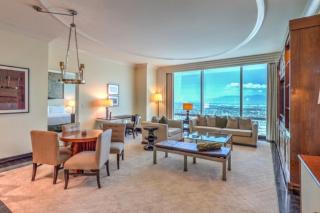 Two Bedroom Penthouse with Mountain and City Views - 0