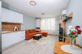 Modern 1BR with Balcony Steps from the University by Flаt Mаnаgеr - 6