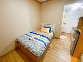 Cozy Studio in Springlake, Bekasi, with Pool & Wi-Fi - 8