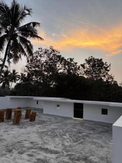VAR Teak Haus AC 4BHK 10 min drive beach & cliff - 4