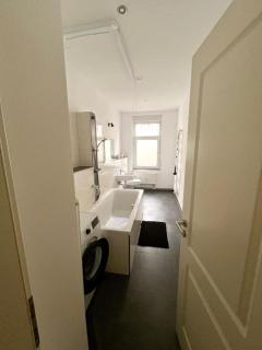 Elegantes Zimmer in Top-Lage mit Terrasse und EBK - 7