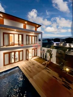 Large & Newly 3BR Krobokan Villa Pool & Wi-Fi - 0