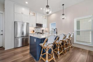 Beach Casita on North Padre Island! Walk to Beach, Boat Slips, Pool - 1