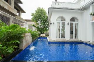 Lindsay Manor Madera 5BHK 2 Pools Luxury - 1
