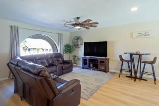 5 Mi to Lake Havasu: Home w/ Yard & Pool - 8