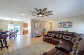 5 Mi to Lake Havasu: Home w/ Yard & Pool - 6