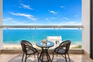 Timesquare Beachfront Apartment - 0