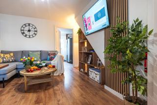 2BR House Hot Tube Airport A38 A50 Parking - 7