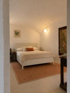 Historic Stone Loft & Alpine Mountain View - 8