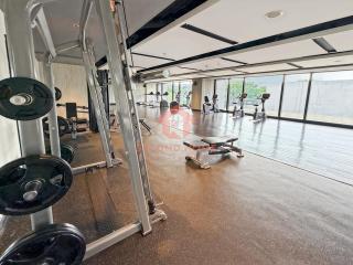 Luxury 1BR Fatmawati CC Apt Pool, Gym, Wi-Fi - 5