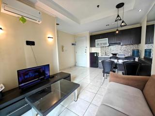Strategic 2BR Gading MOI Apt Wi-Fi, Pool & Gym - 5