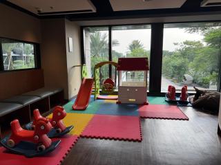 Luxury 1BR Fatmawati CC Apt Pool, Gym, Wi-Fi - 0