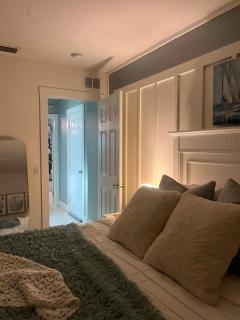 Cozy Coastal Suite - 5