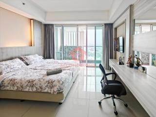 Cozy 1BR Kemang Village Apt Pool, Gym, Wi-Fi - Jakarta - 9
