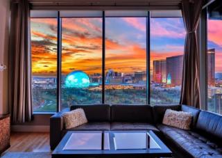 Modern Two Bedroom Residence with Strip Views - 9