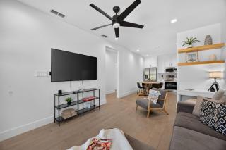 Modern Brownsville Duplex Near Zoo and SPI - 3