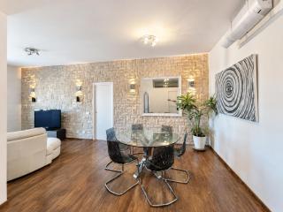 Reggio Emilia Central Design Apartment - 3