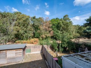 Pet Friendly House Close To Gatwick - 4