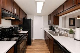 Tempe Retreat Near ASU - 2BR Pool & Gym - 8