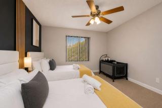 Tempe Retreat Near ASU - 2BR Pool & Gym - 4
