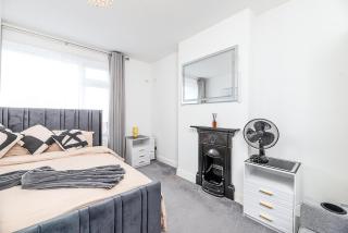 Spacious 4 Bed House Sleeps 11 Parking On Site - 5