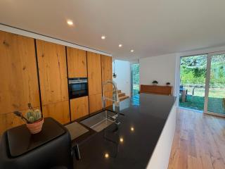 Modern house with private garden - 7