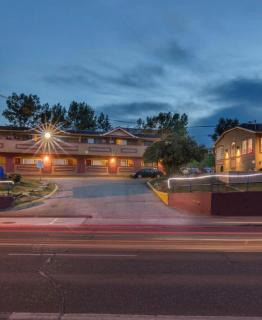Chinook Value Inn - 8