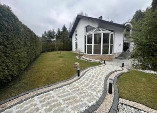 Spacious Retreat on the Outskirts of Prague - 0