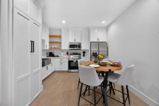 Modern Brownsville Duplex Near SPI and Downtown - 2