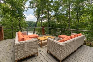 Luxury Lake House w Dock & Game Room - 9