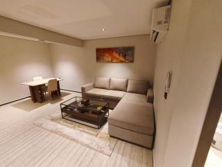 Luxury apartment with one bedroom and a living room, modern furnishings, full service, 11 m - 6
