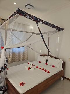 Upole HOTEL - 4