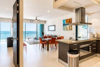 Beachfront 3BR Condo Ocean Views Pool & Beach - 9