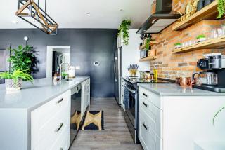 Jungle House Downtown Columbus - Modern Boutique Suites - 4