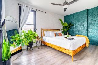 Jungle House Downtown Columbus - Modern Boutique Suites - 9
