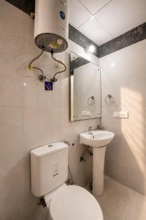 Aurora Canvas Nr Fortis 30min DLF CyberHub4Bhk - 1