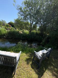 Riverside Countryside cottage - 9