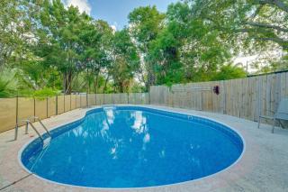4 Mi to Hudson Beach! Spacious Group Retreat - 0