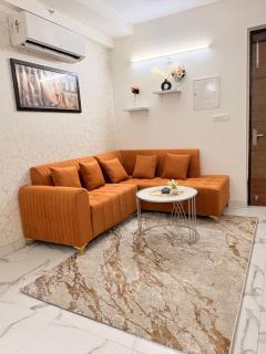 Nine Stays Fully loaded 1 bhk 25 mins to Airport - 1