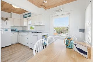 Beach Home With Beautiful Ocean Views - Dennis - 7