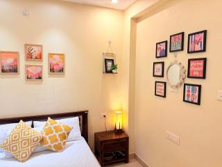 1BHK Stay Near, Thalassa,Gated Society , Pool & Balcony - 2