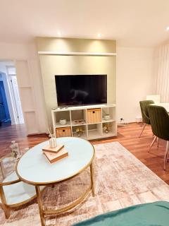 Large 3 bedroom apartment in gated development - 9