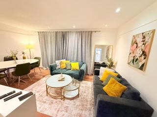 Large 3 bedroom apartment in gated development - 0