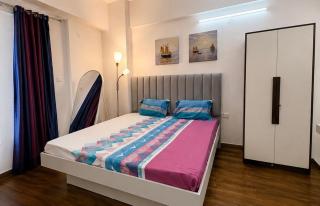 1 BHK with 24x7 power-backup just 25 mins from Airport & Yashoobhomi - 2