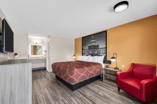Super 8 by Wyndham Siloam Springs - 7