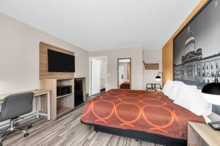 Super 8 by Wyndham Siloam Springs - 2