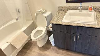 Boulevard Stays Contemporary 1BR Apartment Free Parking - 3