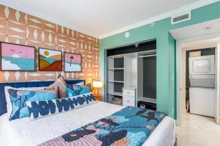 The Palms Coconut Grove 1 bedroom condo includes parking - 4