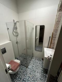 Charming 1BR in Nachlaot Steps to the Shuk - 1