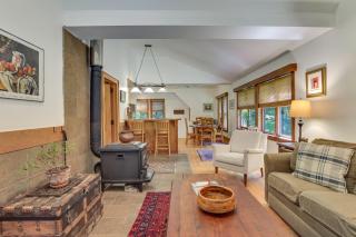 Deck & Wooded Views! 2 Mi to Frederick Gunn School - 5